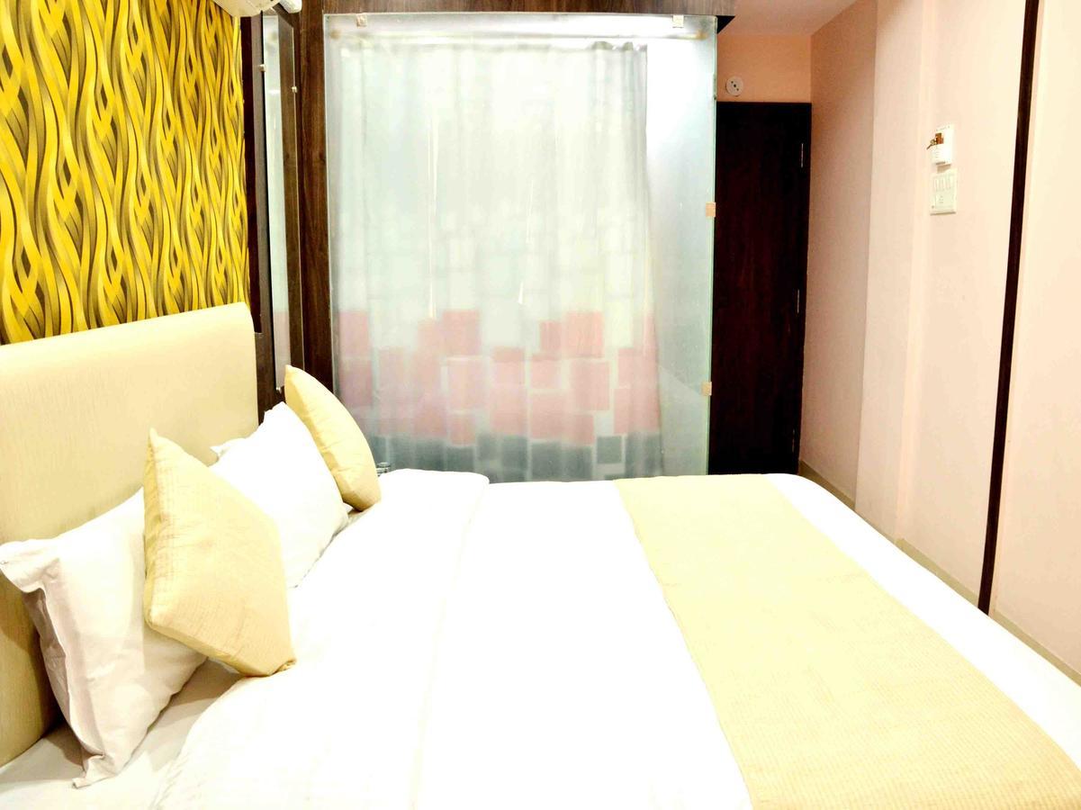 Oyo 2403 Hotel Aamantran Avenue Ujjain Esterno foto