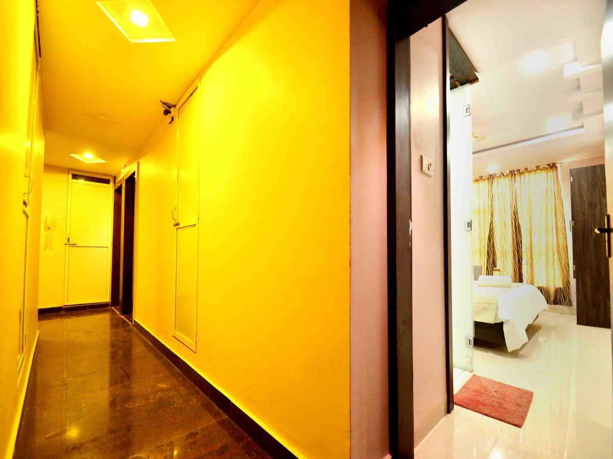 Oyo 2403 Hotel Aamantran Avenue Ujjain Esterno foto