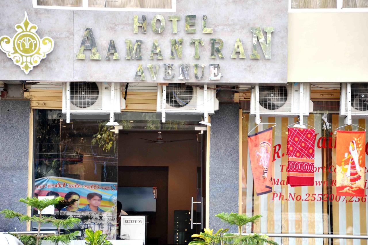 Oyo 2403 Hotel Aamantran Avenue Ujjain Esterno foto