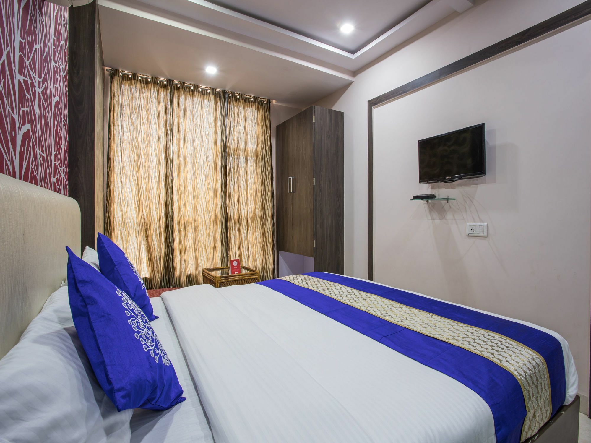 Oyo 2403 Hotel Aamantran Avenue Ujjain Esterno foto